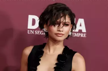 L'Eyeliner Rosso: Il Tocco Audace dell'Autunno 2026