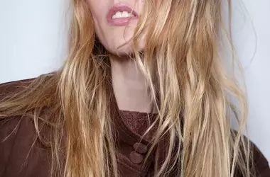 Migliora la Luminosità dei Tuoi Capelli con Effetto Hair Touch: Guida Completa alla Cura Domestica