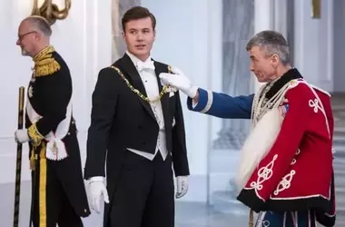 Il Principe Christian di Danimarca compie 21 anni: tra ansia per il trono e servizio militare