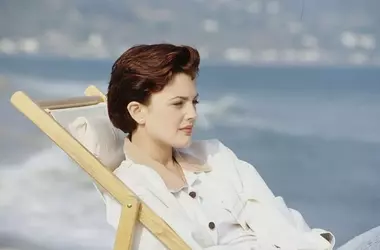 Stili di Capelli Corti Anni '90: Un Ritorno Senza Tempo