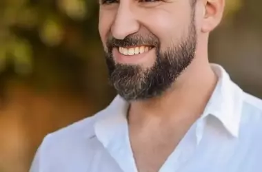 Il Genio Narrativo di Piergiorgio Pulixi: Un Giallo Tra Felini e Intrighi Dinastici