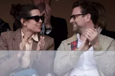 Charlotte Casiraghi Affascina a "Che tempo che fa" con l'Eleganza del Rosso e un Messaggio di Bellezza Interiore