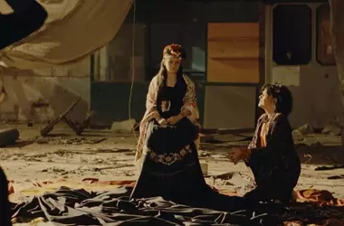 “Nina Roza”: Un Viaggio tra Arte, Identità e Migrazione nell'Anteprima del Film Premiato a Berlino